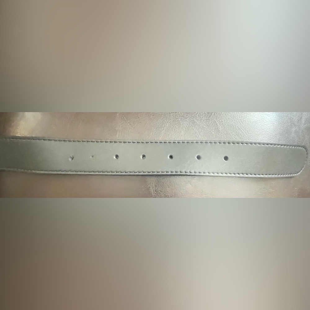 Black Leather Belt with Gold Double-G Buckle - Picture 3 of 5